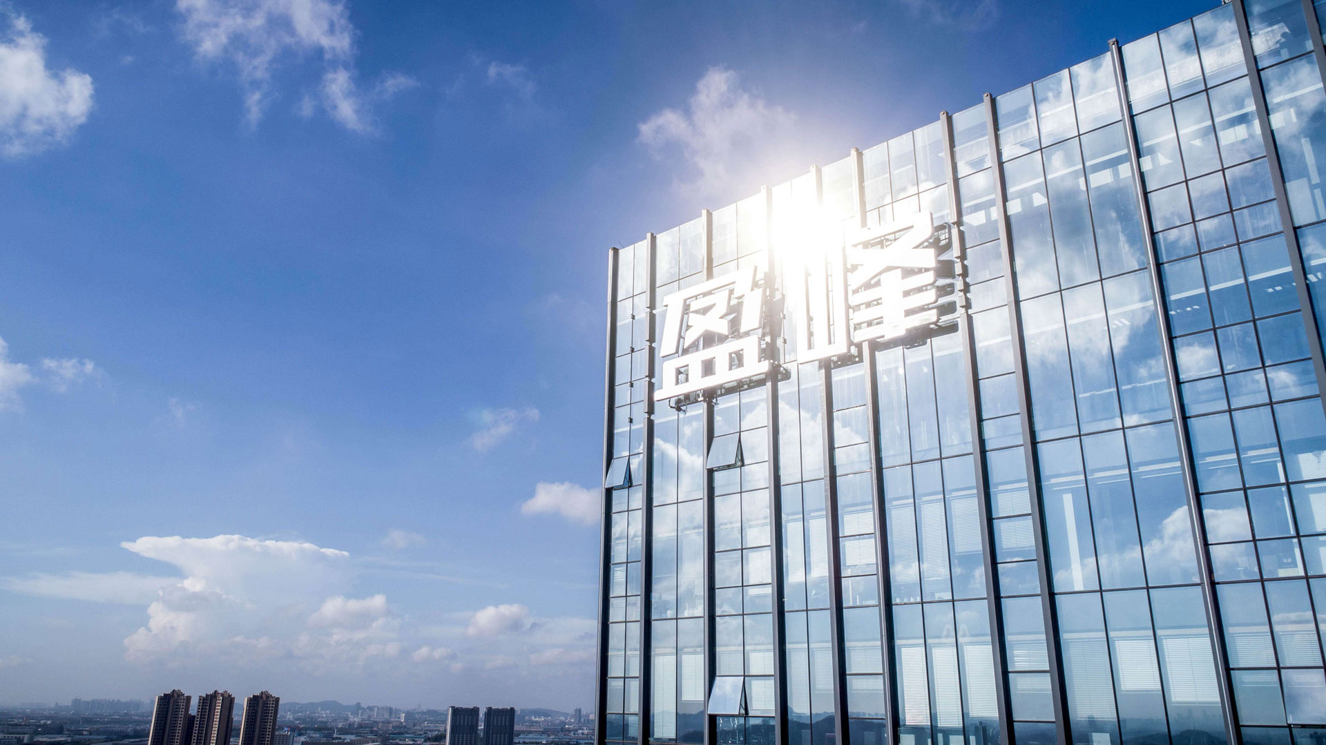 完成股权分置改革，星空游戏控股成为大股东