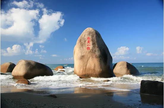 化身蓝海卫士，守护三亚海滨丨星空游戏环境首个“海域保洁”项目正式签约进场
